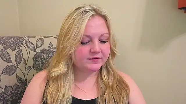 PhatAssBlond online show from 04-28-26, 07:18