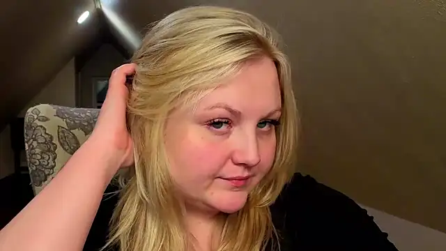 PhatAssBlond online show from 05-09-26, 01:31