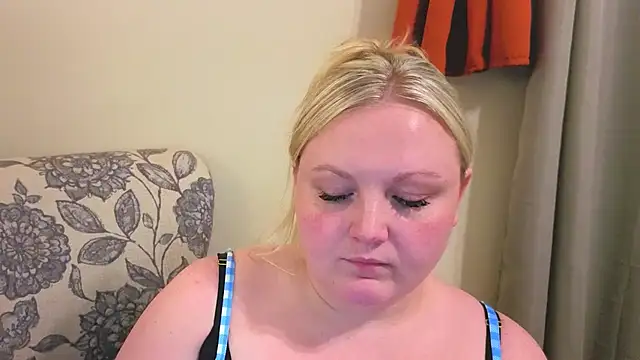 PhatAssBlond online show from 04-29-26, 10:49