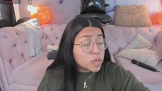 grace77   online show from 11-01-25, 12:43