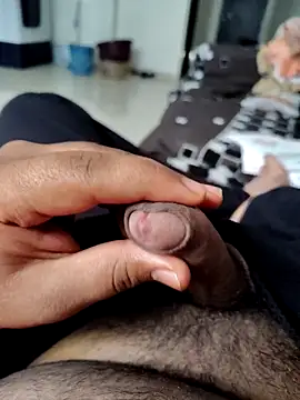 Snapshot of SplitPrestige19 chatting on 02-22-26, 09:22 SplitPrestige19 online show from 02-22-26, 09:22