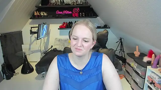 Snapshot of caro_kitten chatting on 01-10-25, 08:18 caro kitten online show from 01-10-25, 08:18