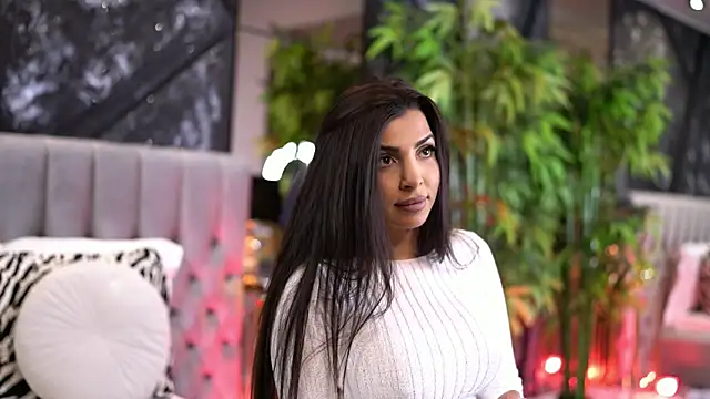 Snapshot of NicoleCellini chatting on 12-21-25, 07:26 NicoleCellini online show from 12-21-25, 07:26