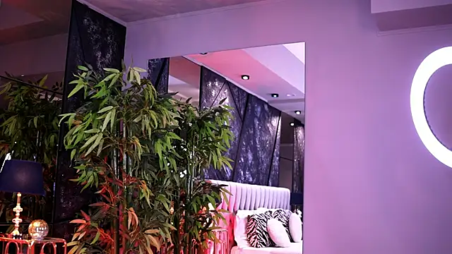 Snapshot of NicoleCellini chatting on 01-06-26, 07:51 NicoleCellini online show from 01-06-26, 07:51