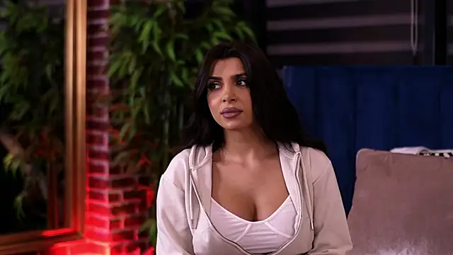 Snapshot of NicoleCellini chatting on 12-04-25, 07:13 NicoleCellini online show from 12-04-25, 07:13