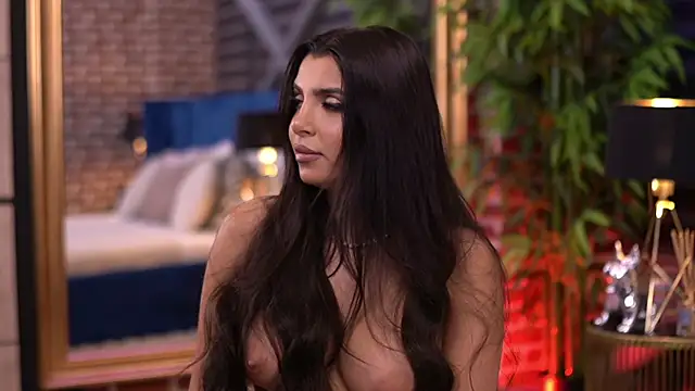 Snapshot of NicoleCellini chatting on 11-27-25, 07:14 NicoleCellini online show from 11-27-25, 07:14