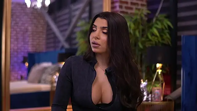 Snapshot of NicoleCellini chatting on 11-13-25, 06:56 NicoleCellini online show from 11-13-25, 06:56