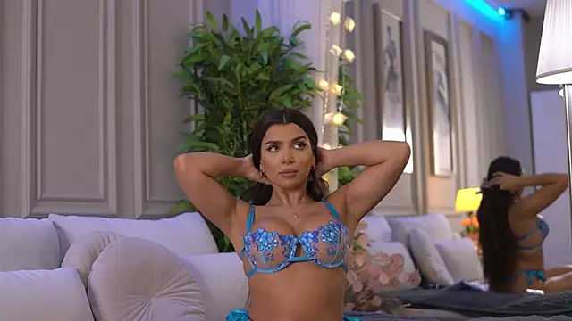 NicoleCellini online show from 04-02-26, 06:03