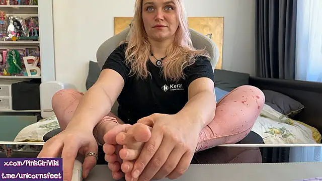 unicornsfeet online show from 03-10-26, 10:08