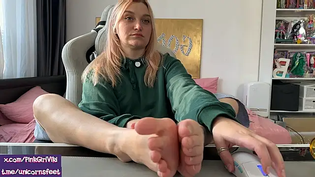 unicornsfeet online show from 03-25-26, 02:16