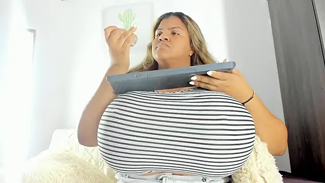 bigmom69  online show from 03-24-26, 03:56