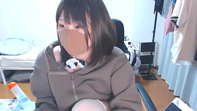 Snapshot of izumi__123 chatting on 09-28-25, 11:06 izumi  123 online show from 09-28-25, 11:06