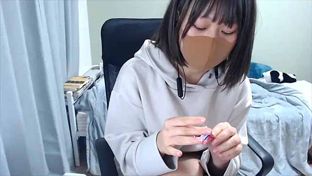 Snapshot of izumi__123 chatting on 12-02-24, 12:24 izumi  123 online show from 12-02-24, 12:24