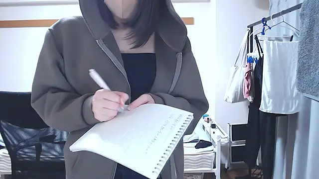 Snapshot of izumi__123 chatting on 10-10-25, 01:45 izumi  123 online show from 10-10-25, 01:45