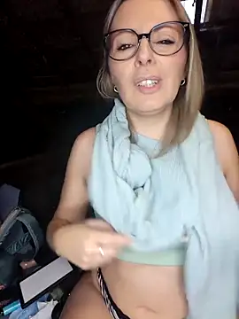 Jade Emeraud online show from 02-11-26, 04:29