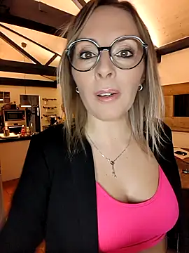 Jade Emeraud online show from 11-21-25, 07:57