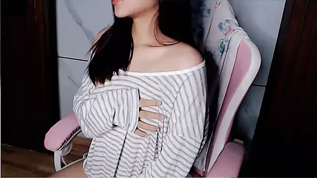 phuong-anh1709 online show from 09-10-25, 07:57