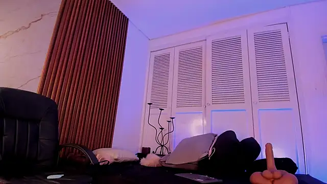 Emiilycollins online show from 01-14-26, 12:14