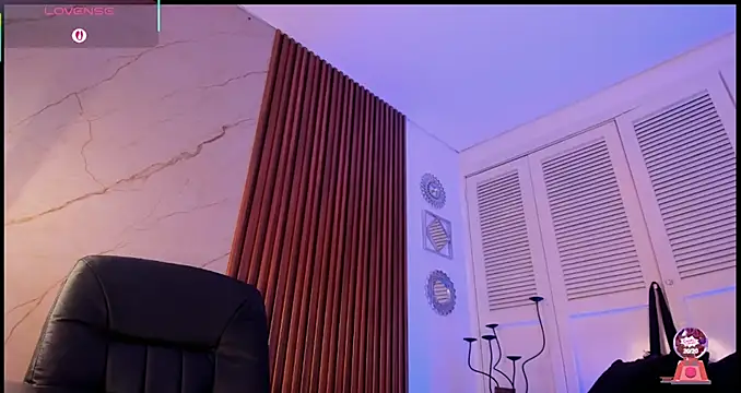 Snapshot of Emiilycollins chatting on 02-13-26, 04:45 Emiilycollins online show from 02-13-26, 04:45