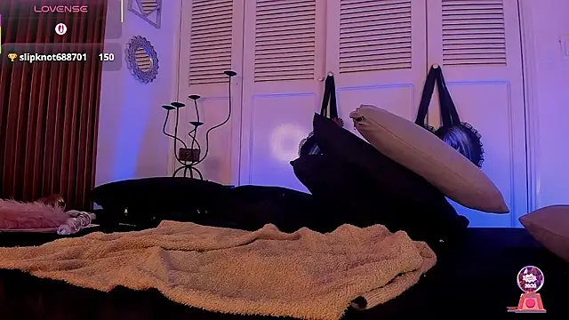 Snapshot of Emiilycollins chatting on 02-15-26, 07:51 Emiilycollins online show from 02-15-26, 07:51