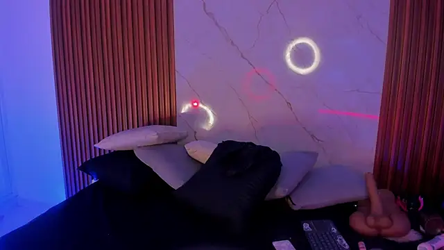 Emiilycollins online show from 11-27-25, 01:39