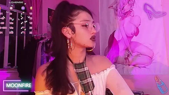 Snapshot of moonfiredancer chatting on 10-11-25, 04:57 moonfiredancer online show from 10-11-25, 04:57