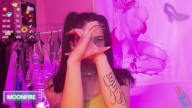 Snapshot of moonfiredancer chatting on 10-29-25, 07:51 moonfiredancer online show from 10-29-25, 07:51