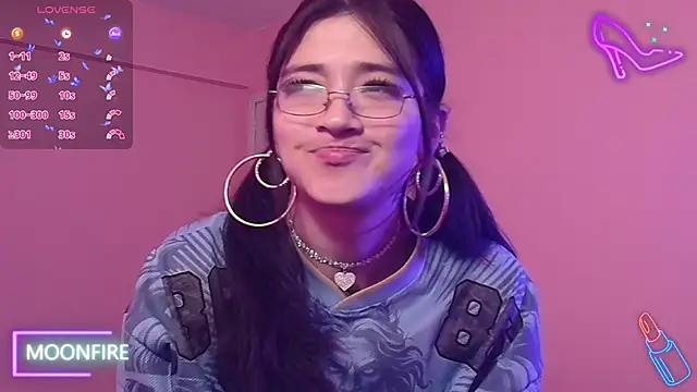 Snapshot of moonfiredancer chatting on 11-27-25, 11:10 moonfiredancer online show from 11-27-25, 11:10