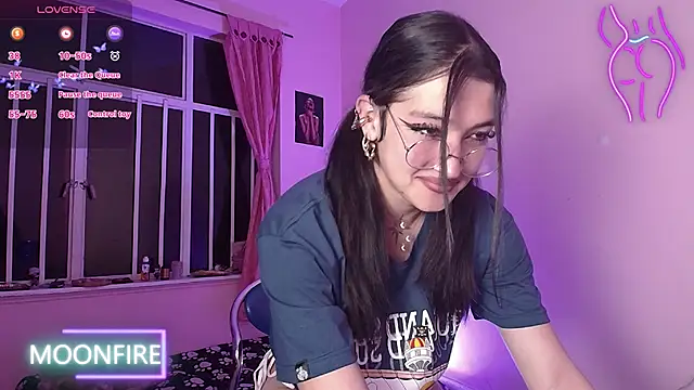 Snapshot of moonfiredancer chatting on 02-19-25, 06:22 moonfiredancer online show from 02-19-25, 06:22