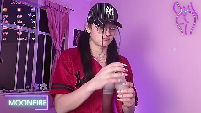 Snapshot of moonfiredancer chatting on 02-22-25, 06:17 moonfiredancer online show from 02-22-25, 06:17