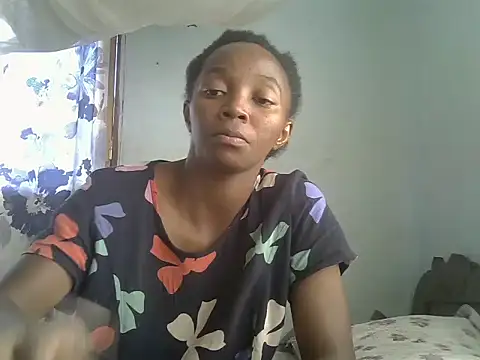 Snapshot of ElianeHot chatting on 06-14-26, 01:01 ElianeHot online show from 06-14-26, 01:01