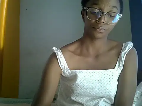 Snapshot of ElianeHot chatting on 07-17-26, 10:12 ElianeHot online show from 07-17-26, 10:12