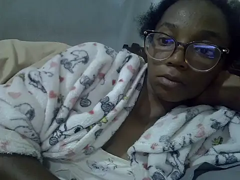 Snapshot of ElianeHot chatting on 06-24-26, 03:38 ElianeHot online show from 06-24-26, 03:38