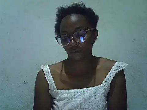 Snapshot of ElianeHot chatting on 07-16-26, 06:38 ElianeHot online show from 07-16-26, 06:38