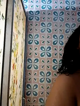 Snapshot of Alisteresa_ chatting on 07-17-26, 01:47 Alisteresa online show from 07-17-26, 01:47