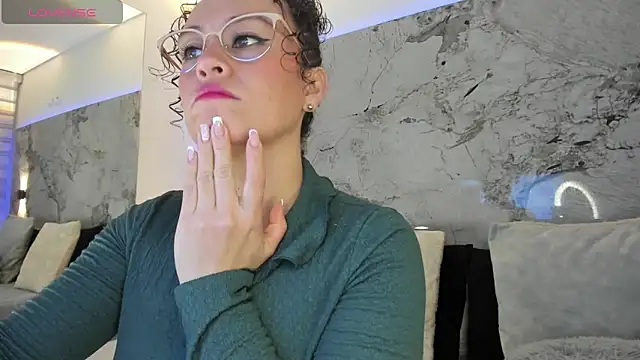 LIZ HOLMES online show from 12-20-25, 10:51