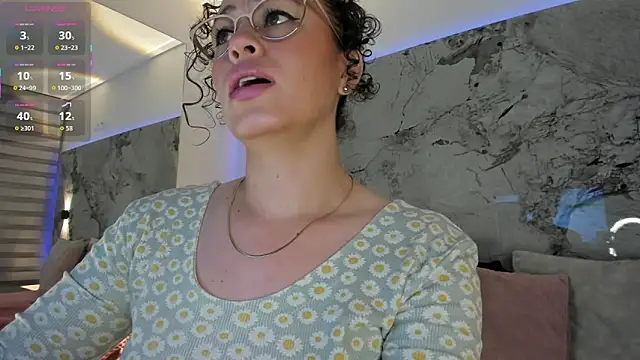 LIZ HOLMES online show from 02-25-26, 10:37