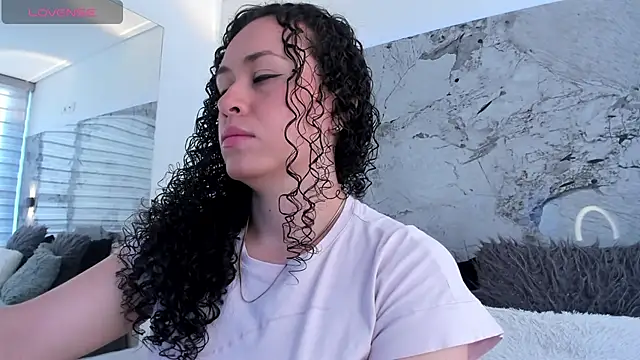 LIZ HOLMES online show from 10-09-25, 11:55