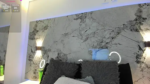 LIZ HOLMES online show from 10-24-25, 10:25