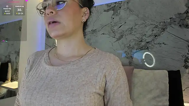 LIZ HOLMES online show from 12-16-25, 10:52