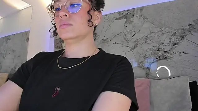 LIZ HOLMES online show from 02-17-26, 11:51