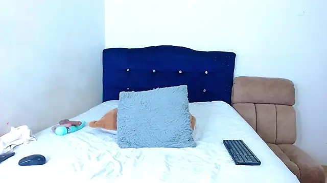 katarinademon online show from 12-17-25, 09:09