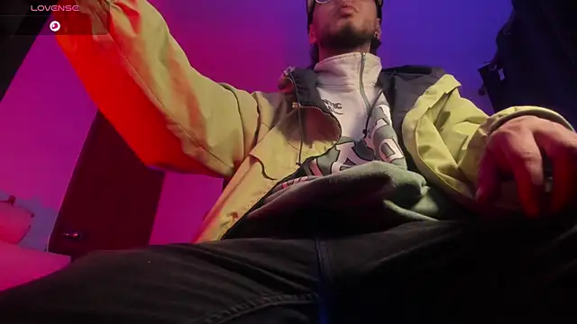 s sven03 online show from 12-19-25, 01:42