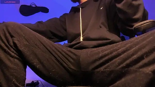 Snapshot of s_sven03 chatting on 01-15-26, 10:35 s sven03 online show from 01-15-26, 10:35