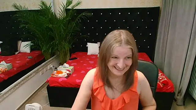 Lilly hott online show from 12-18-25, 06:56