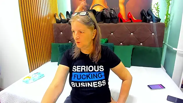 Lilly hott online show from 09-18-25, 06:11