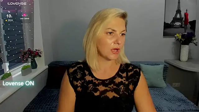 Snapshot of sweet___margaret chatting on 09-17-25, 01:24 sweet   margaret online show from 09-17-25, 01:24