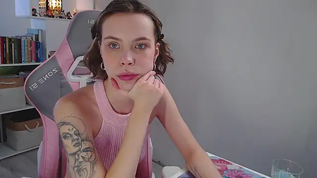 Snapshot of milly_ross chatting on 02-02-25, 08:13 milly ross online show from 02-02-25, 08:13