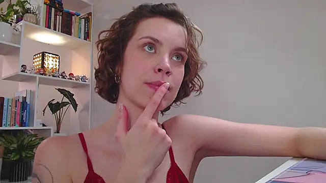 Snapshot of milly_ross chatting on 02-06-25, 10:58 milly ross online show from 02-06-25, 10:58