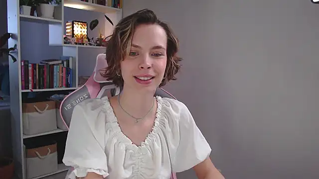 Snapshot of milly_ross chatting on 01-18-25, 06:24 milly ross online show from 01-18-25, 06:24